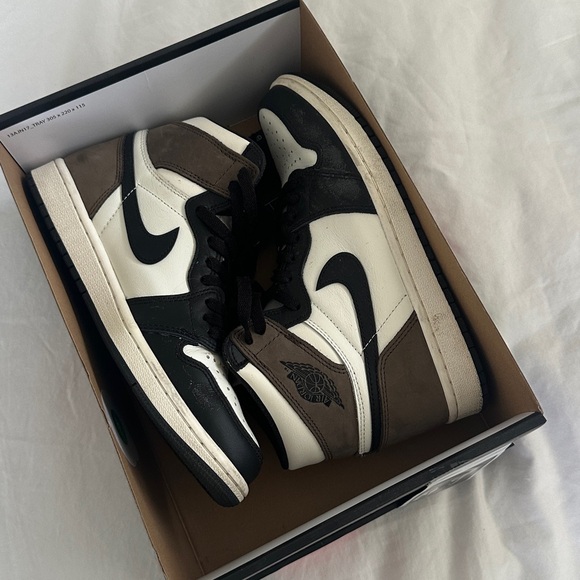 jordan 1 mocha size 8